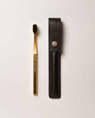 Kit - Leather Case Button/Black & Toothbrush